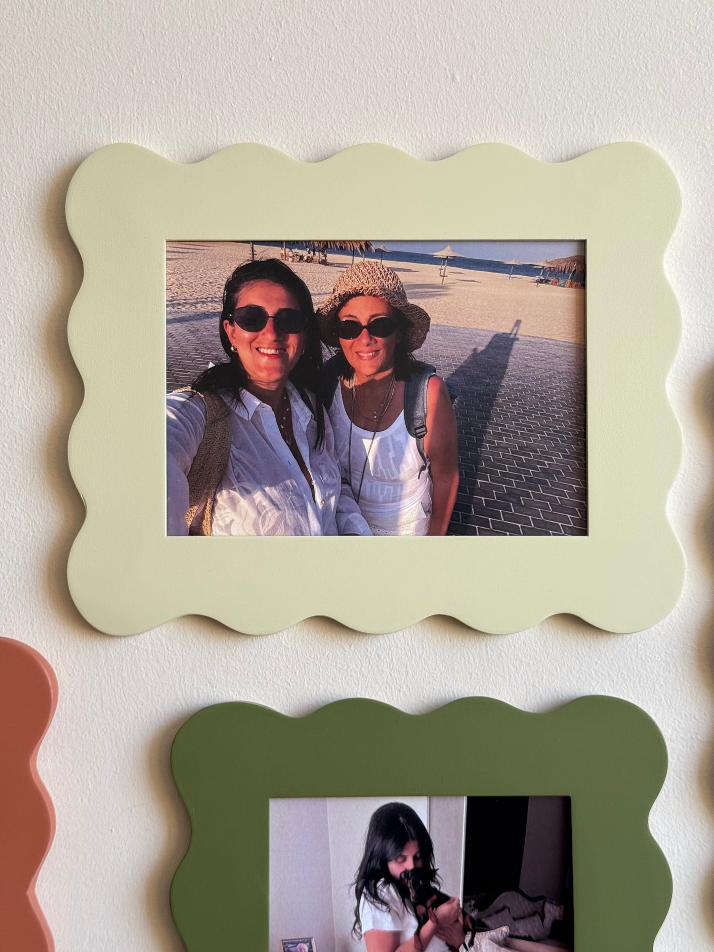 The Scalloped Frames