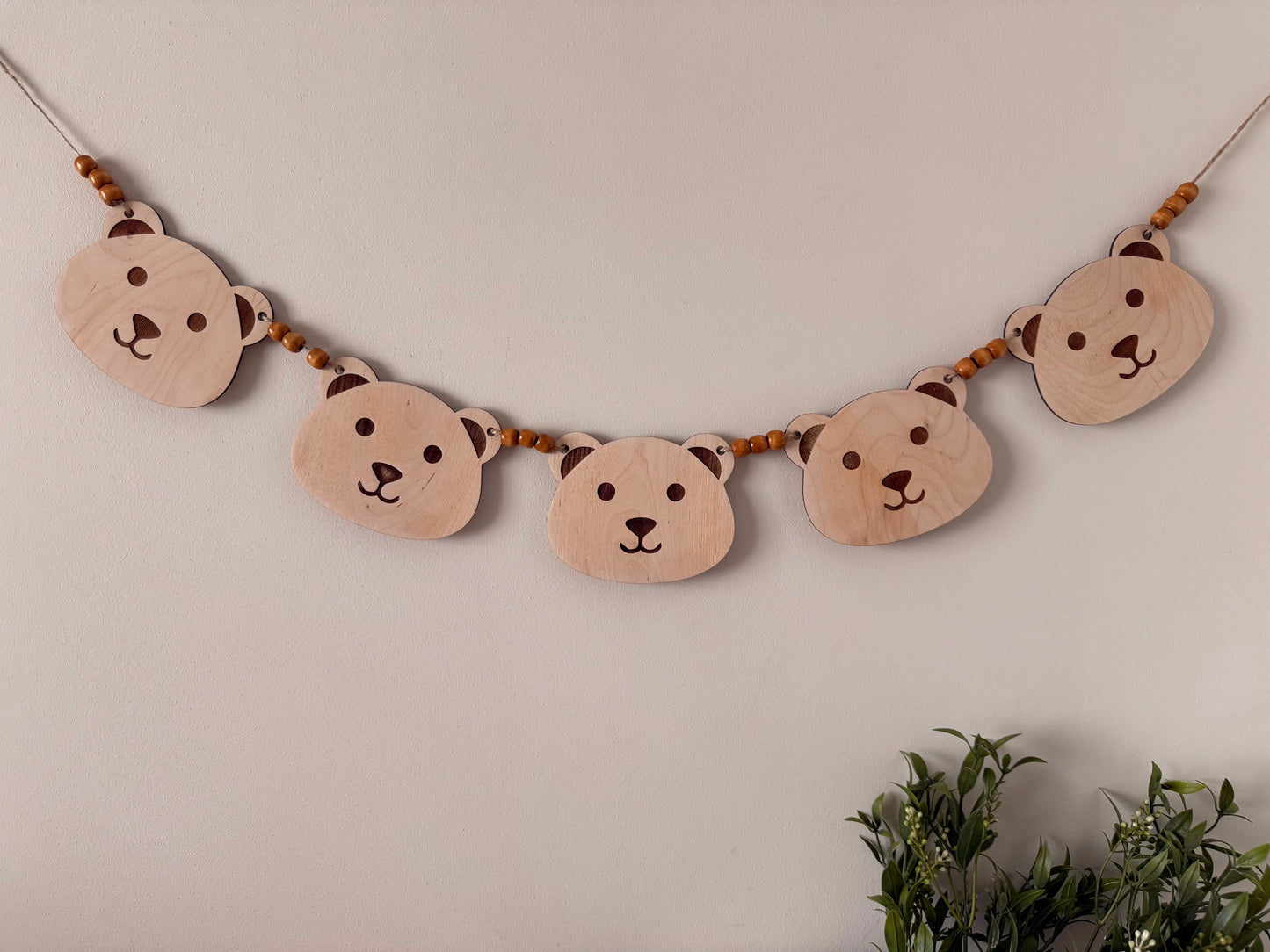 Bear hugs Garland
