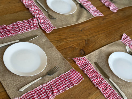 Gingham Ruffle Table Set