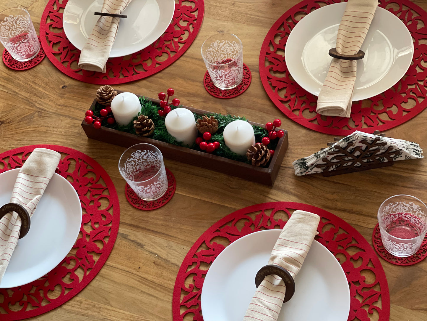 Mistletoe in Red Placemats