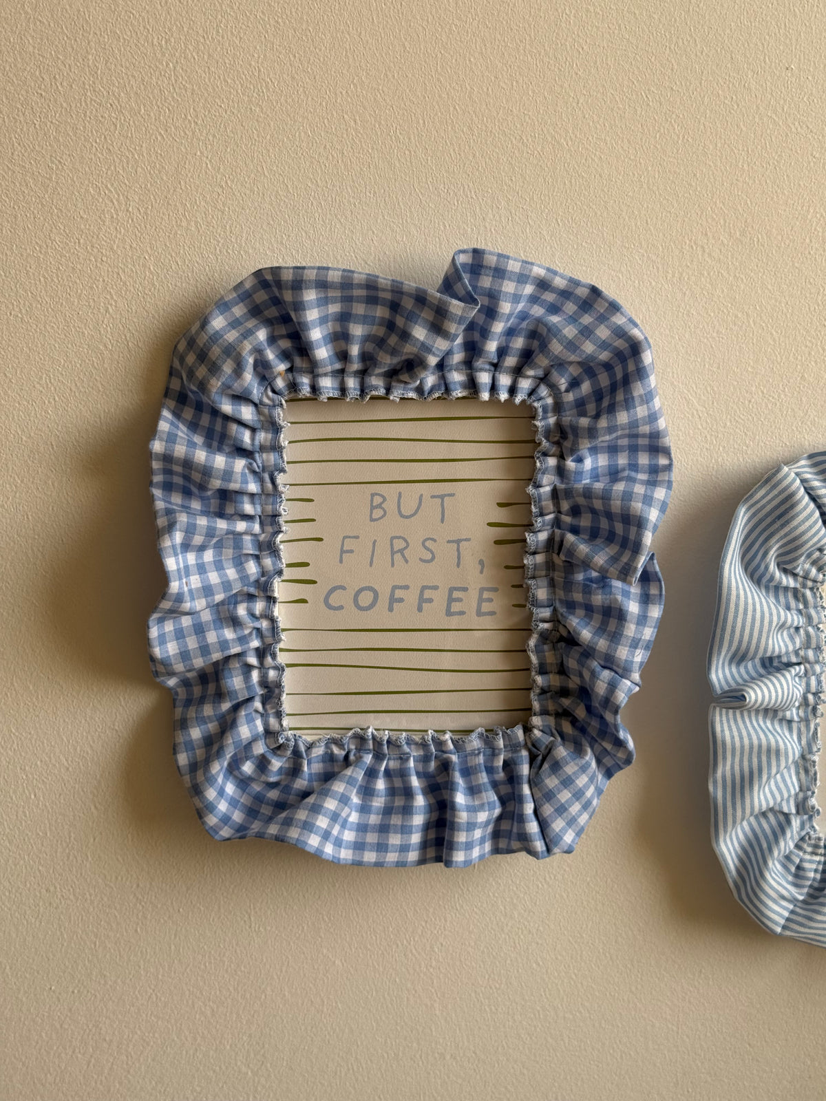 Soft Ruffle Frames | Set of 2