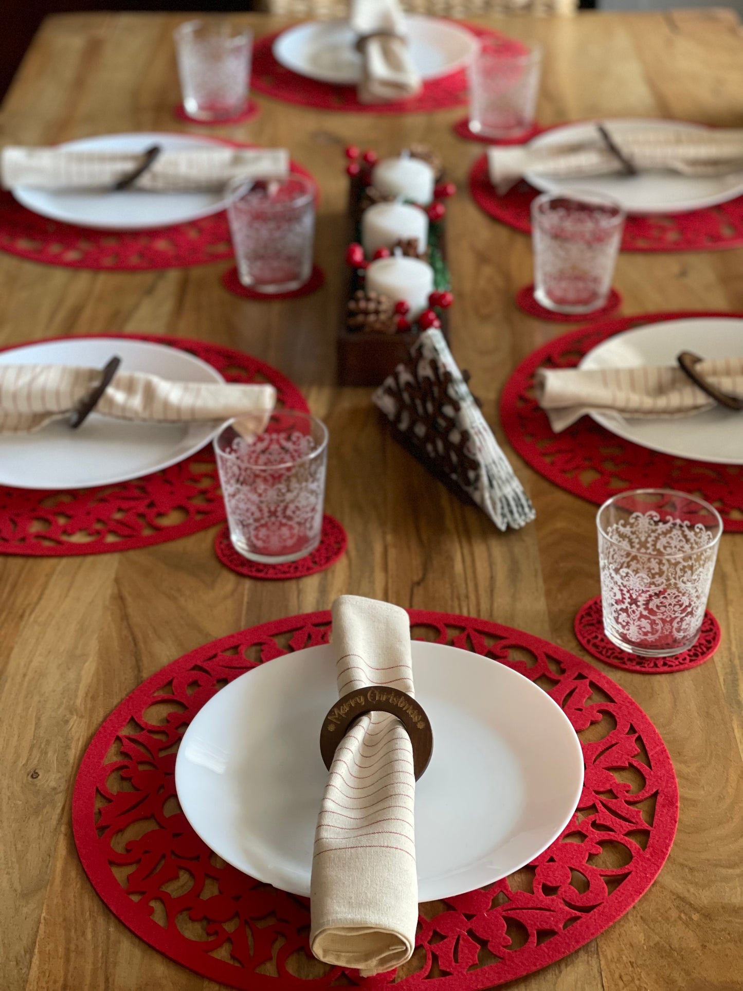 Mistletoe in Red Placemats