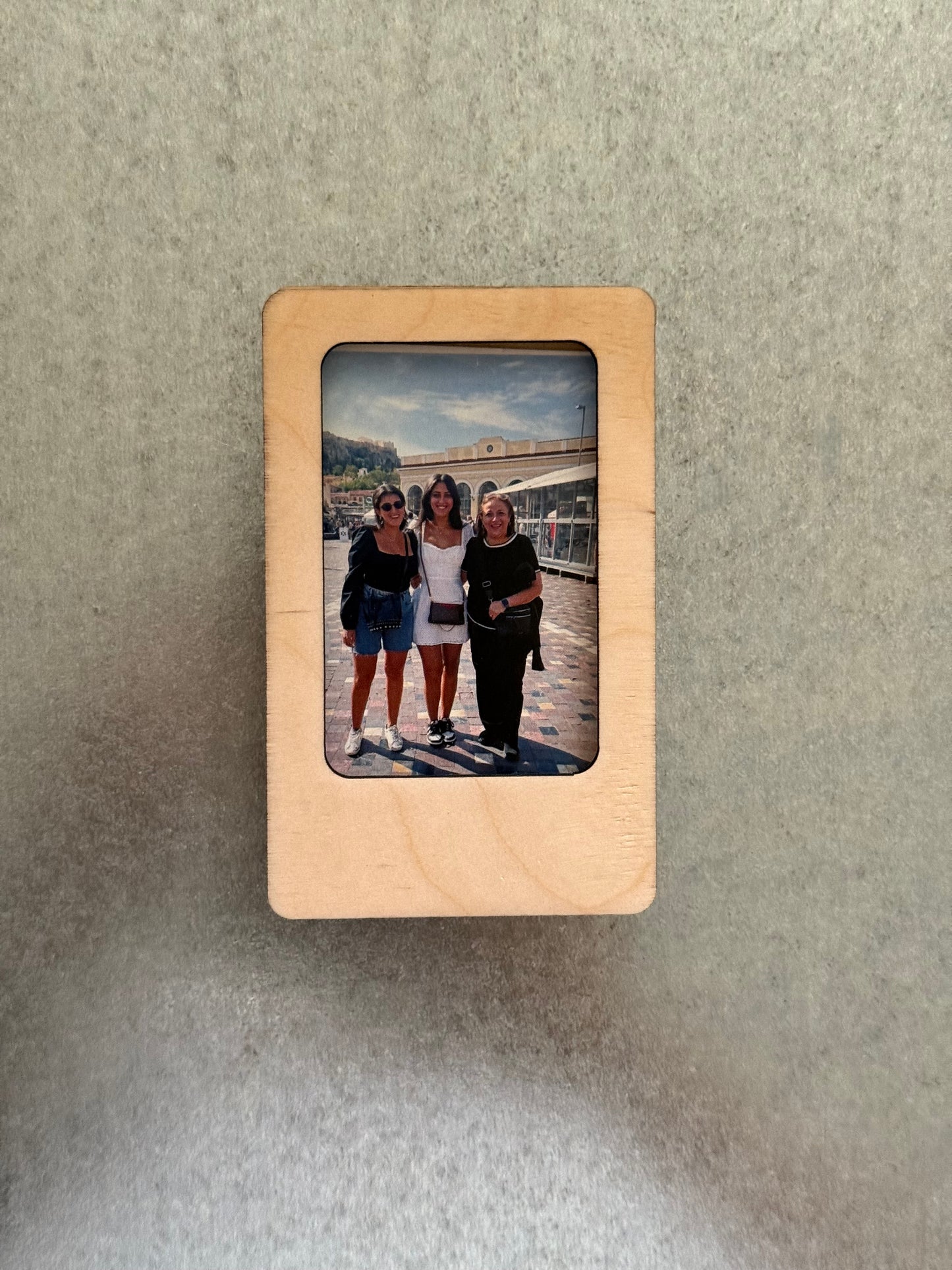 Magnetic Memory Frames