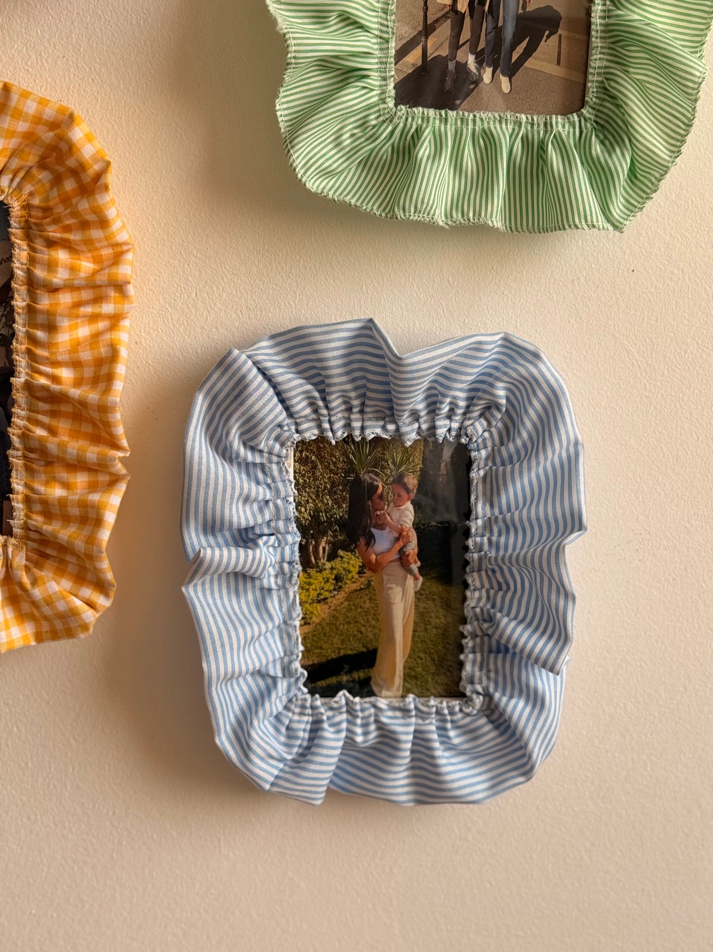 Ruffle Pop Frame