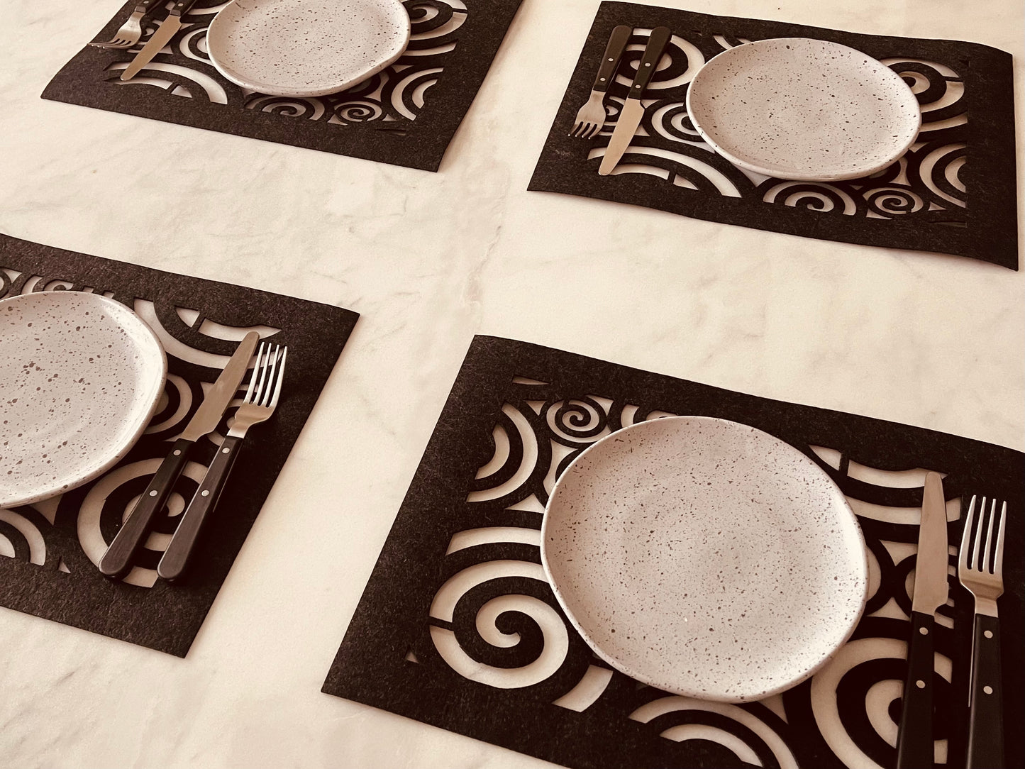 The SWIRLY placemats