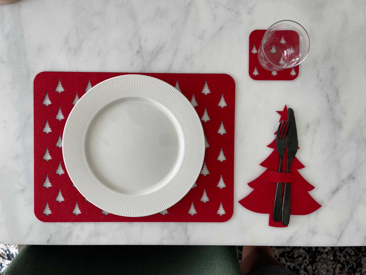 Holly Jolly Dinner Set