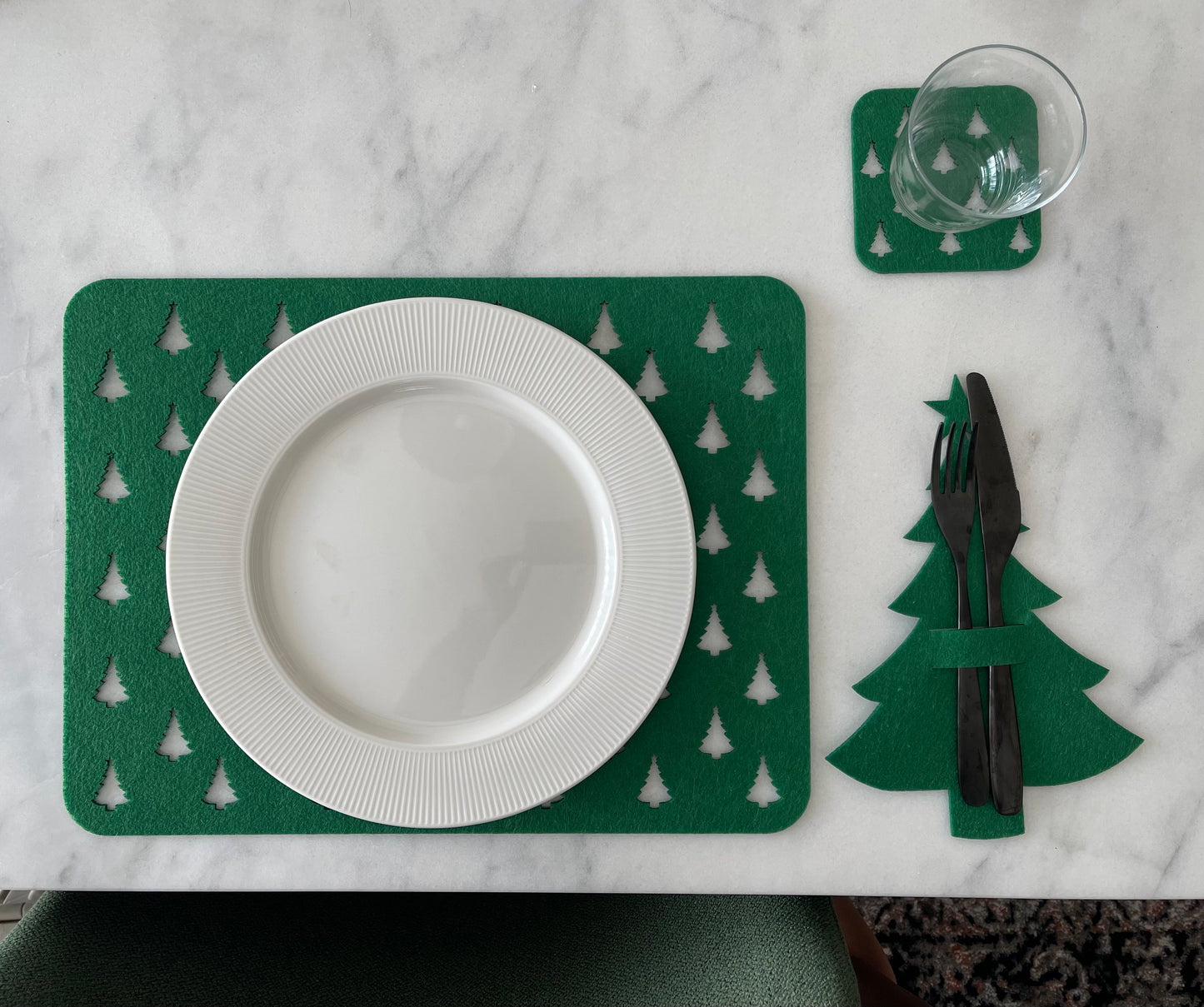 Holly Jolly Dinner Set